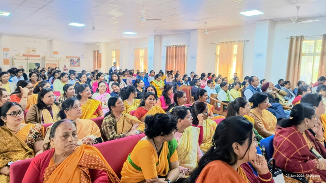 Eat Right : Shine Bright 