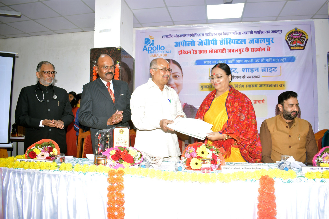 Eat Right : Shine Bright 